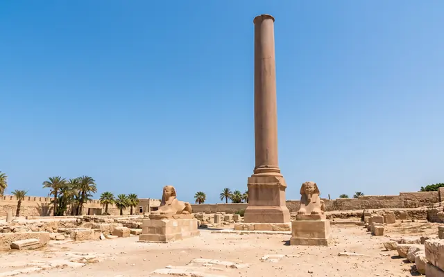Pilar de Pompeu e Serapeum — imagem ilustrativa
