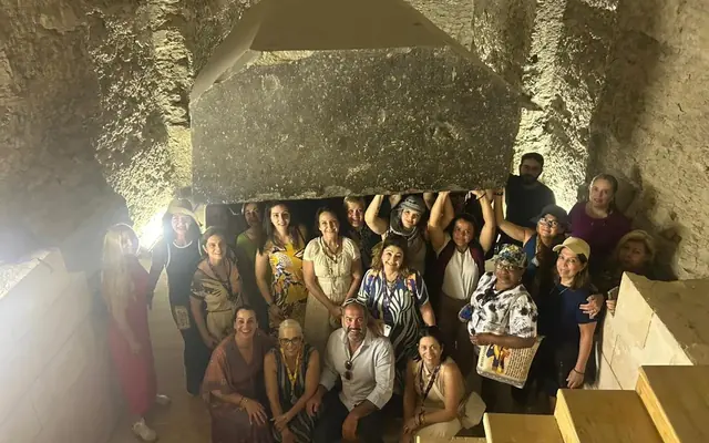 Grupo da EGP Viagens no Serapeum de Saqqara