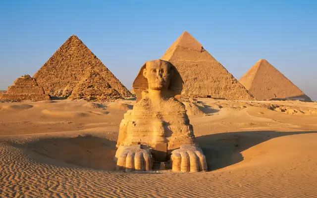 Pirâmides de Gizé e Esfinge