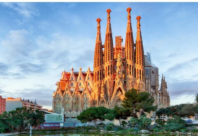 Barcelona e Ilhas Baleáricas visitando Palma de Mayorca – Ibiza e Minorca com Aéreo Incluído
