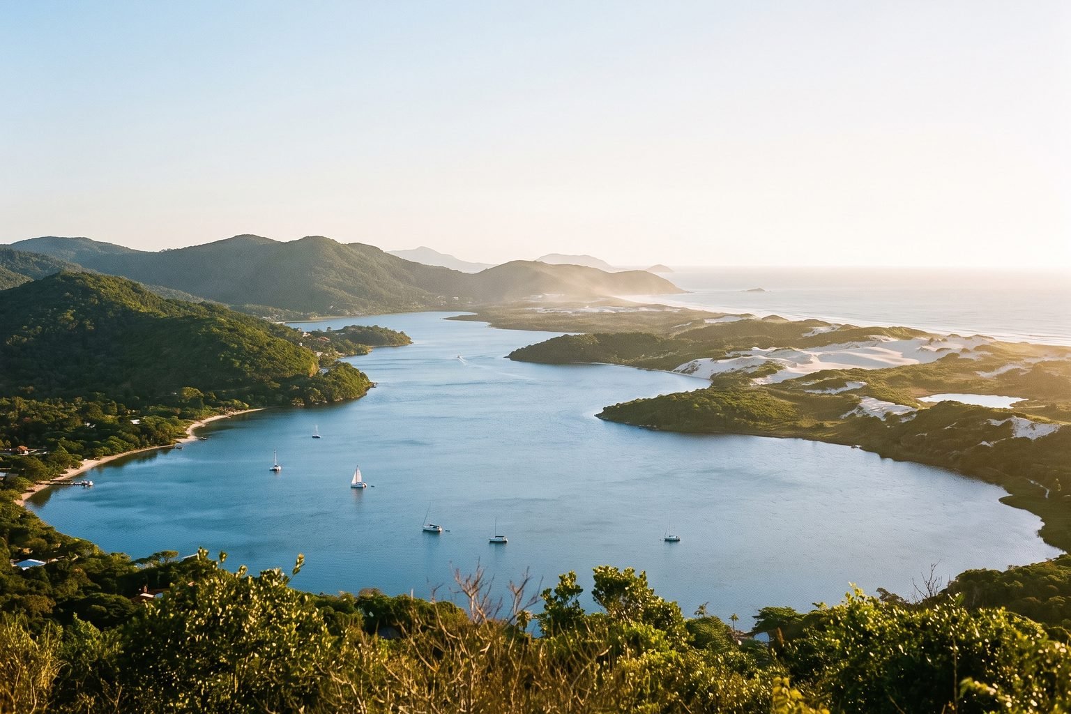Oferta da Semana: Florianópolis 6 Dias — Passeio de Escuna, Lagoa da Conceição e Praias com Passagem Real da Semana