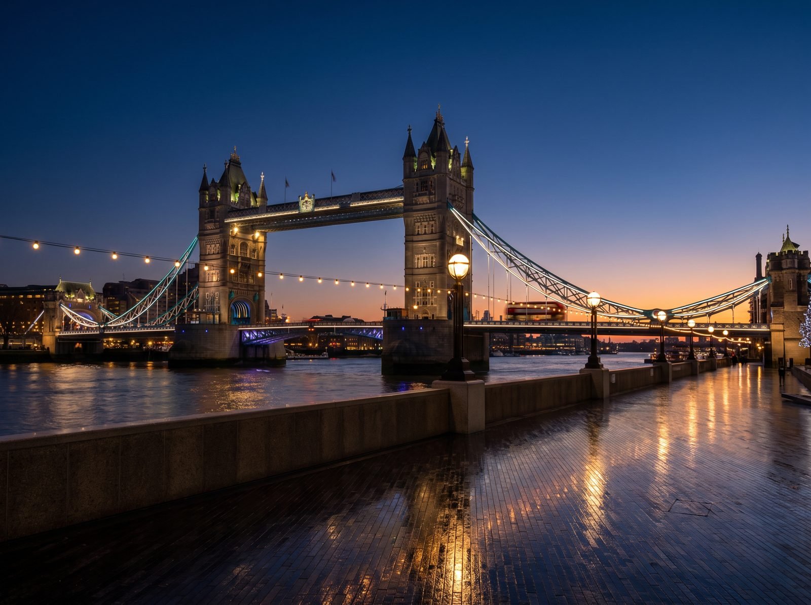 Oferta da Semana: Reino Unido 8 Dias — Natal em Londres, Windsor, Stonehenge e Bath com Passagem Real da Semana