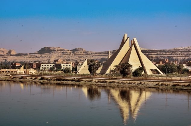 PASSEIO AL MENIA – 02 DIAS – TUMBA DE AKINATON E REGIAO DE BENI HASSAN COM GUIA PORTUGUES EGIPTOLOGO SAINDO DO CAIRO 1399 R$ COM UMA NOITE EM AL MENIA – SAINDO DO CAIRO