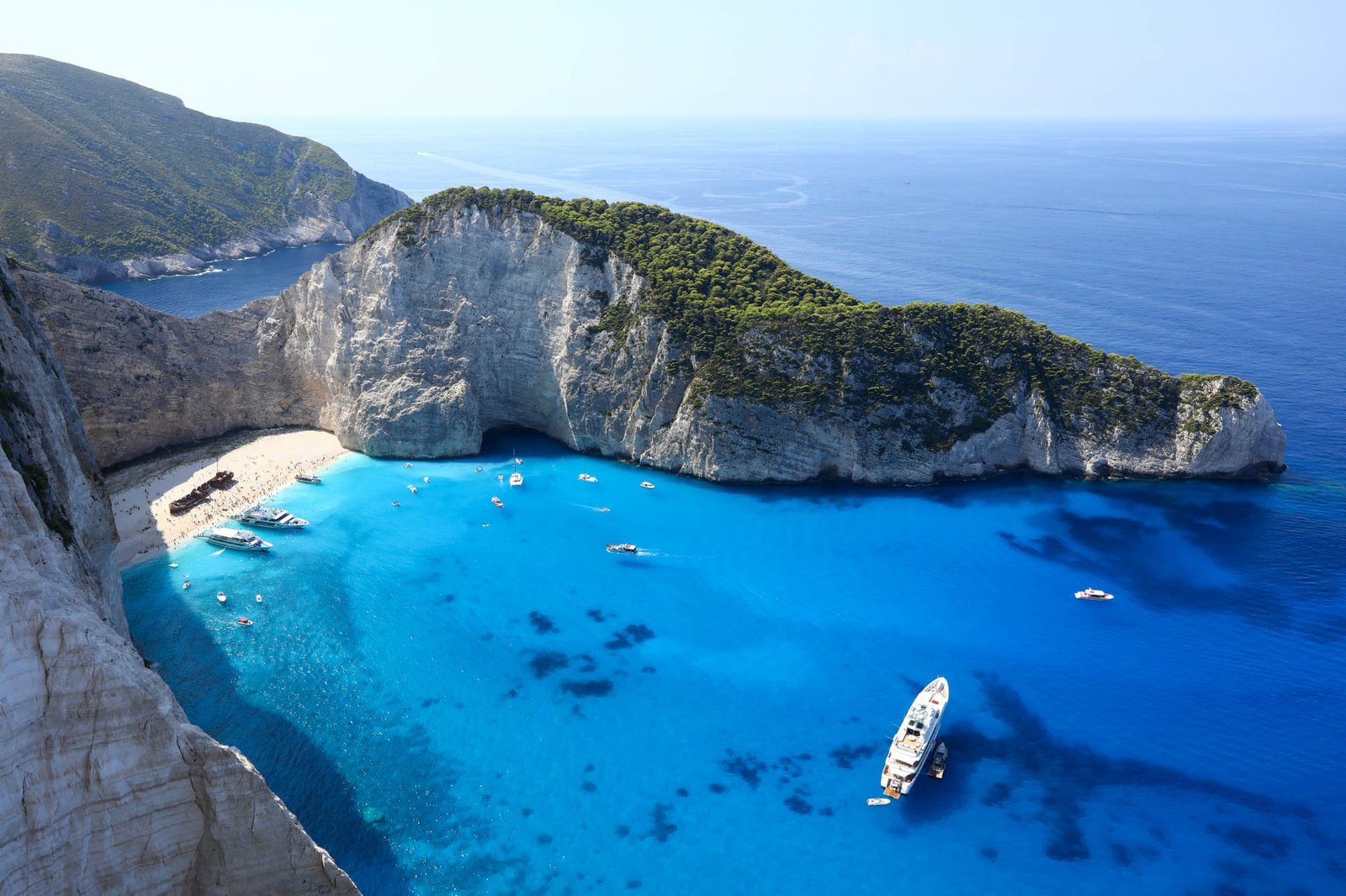 Passeio Exclusivo ilha de Zakynthos na Grécia: Navagio Beach e Blue Caves por apenas 10X R$69,99