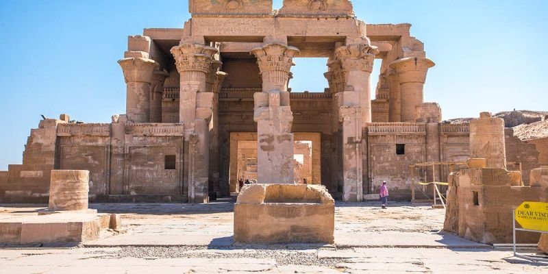 Passeio Templo de Kom Ombo com Guia português Egiptólogo